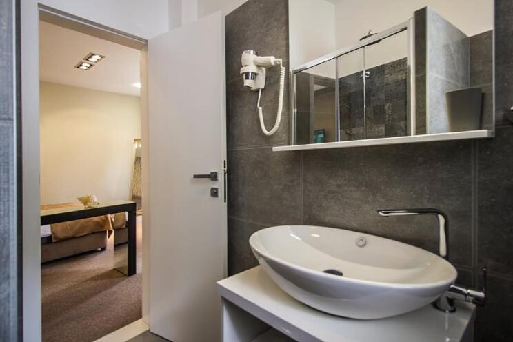 Central Luxury Rooms Omiš Exterior foto